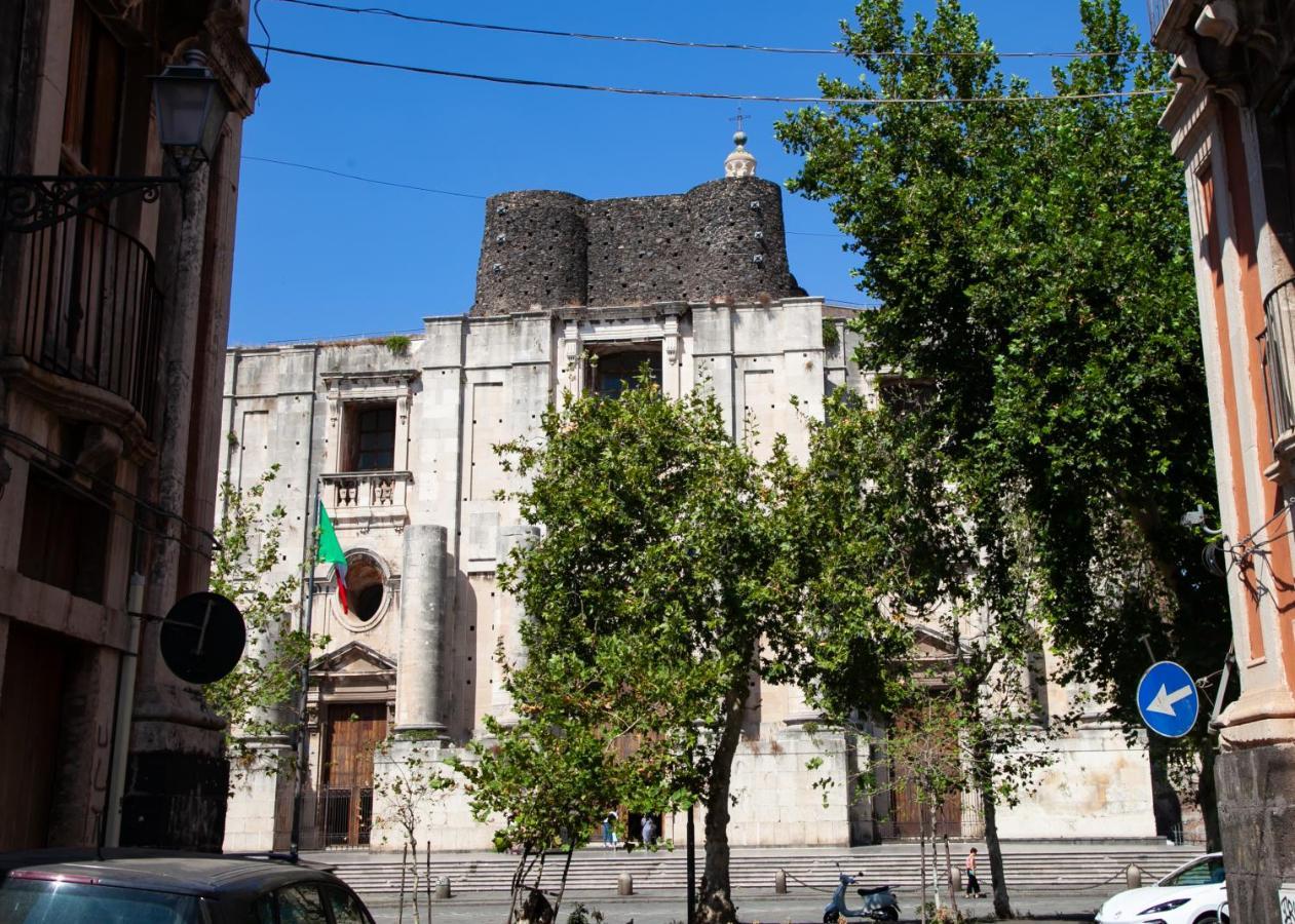 La Casetta In Centro By Sicily In Home Catania Exterior photo